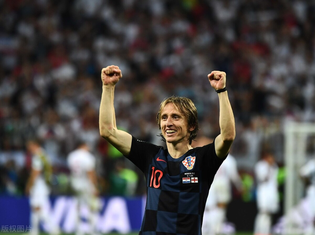 九游体育-费德勒在湖人比赛中最后时刻胜出,比赛规则变更引发热议!引发球迷热议(费德勒巴萨球迷)