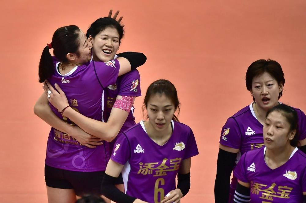 九游体育官网-赛地聚焦：欧篮联今晚热度飙升，塞维利亚调整名单，悬念犹存，赛程密集仍需轮换